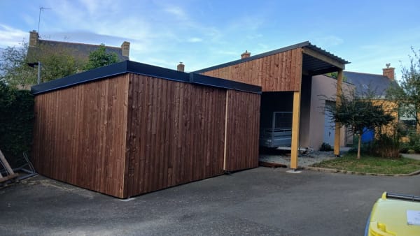 Garage bardage bois et carport en appentis