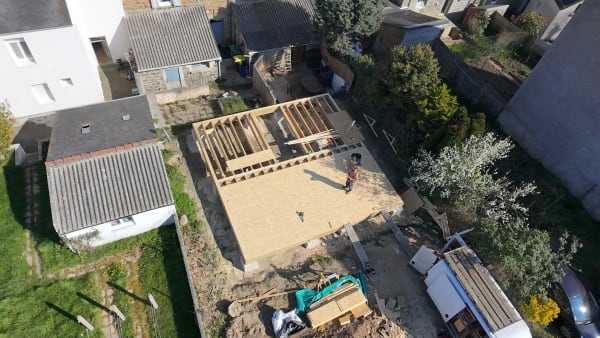 Maison ossature bois - Plateforme prête pour les murs