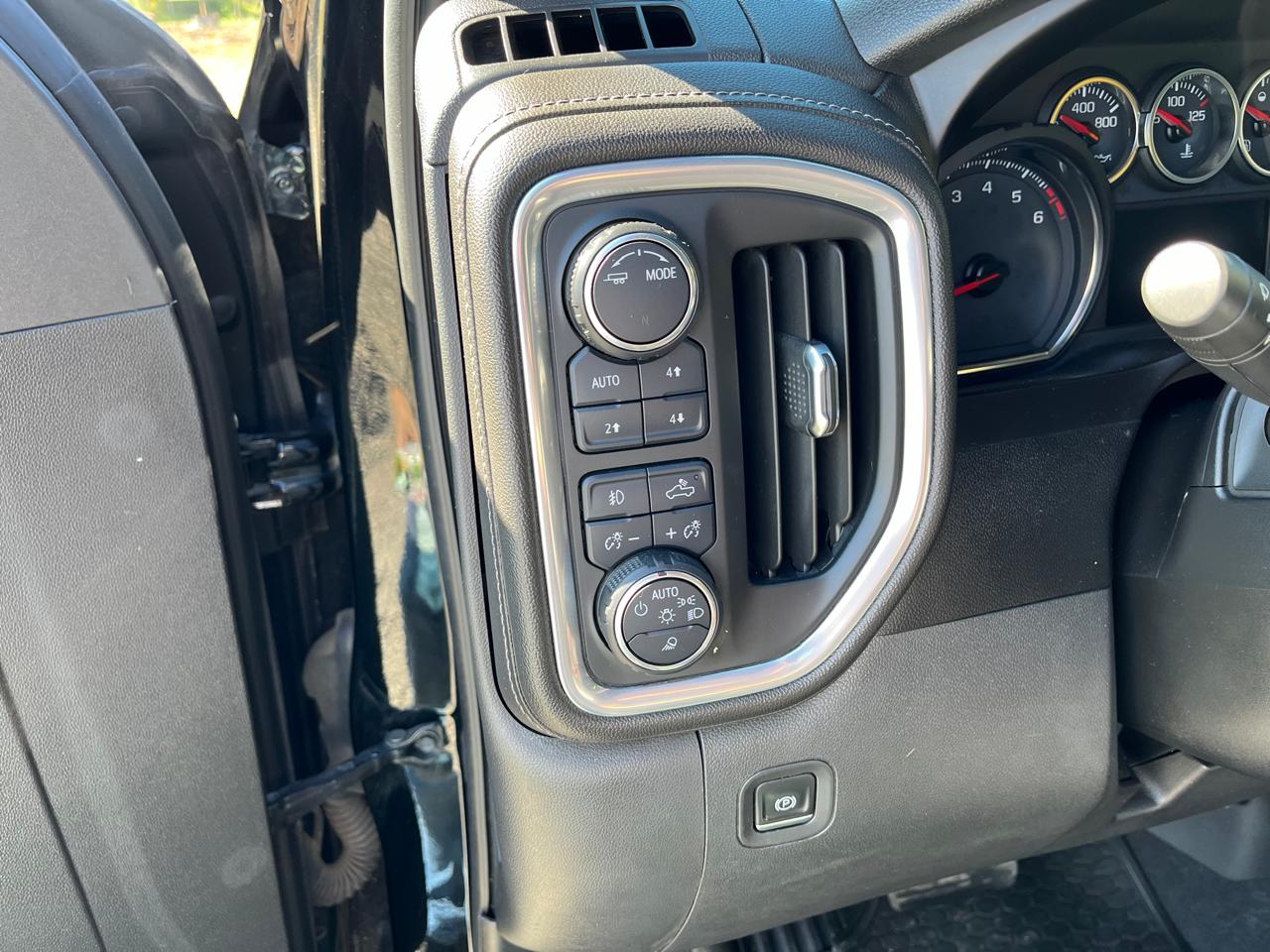 CHEVROLET SILVERADO DCAB 4X4 5.3 AUT 2021