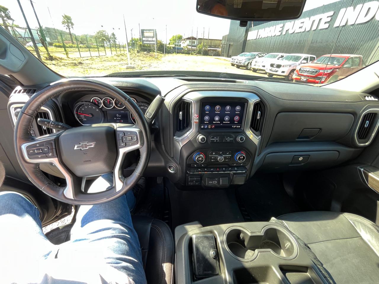 CHEVROLET SILVERADO DCAB 4X4 5.3 AUT 2021