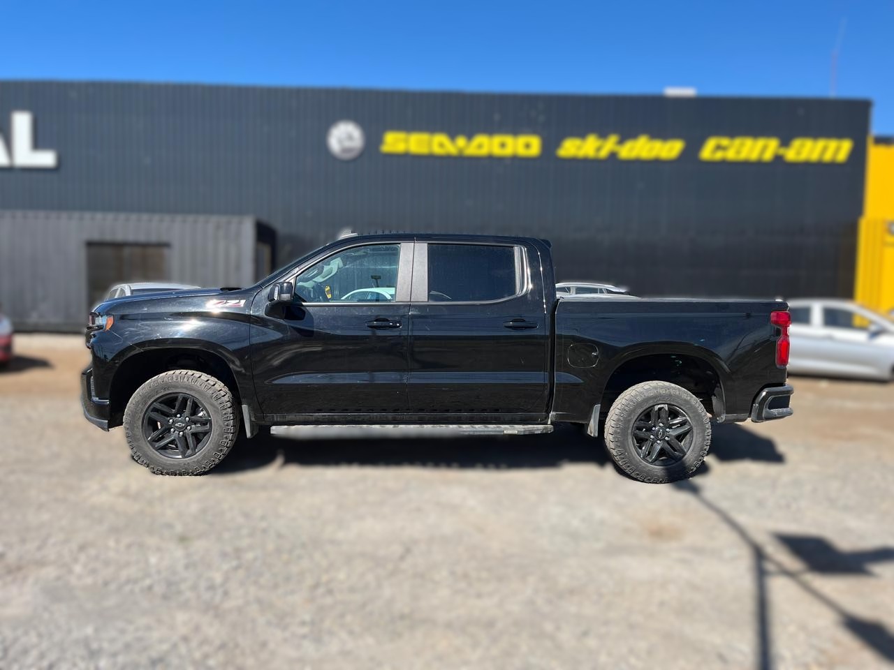 CHEVROLET SILVERADO DCAB 4X4 5.3 AUT 2021