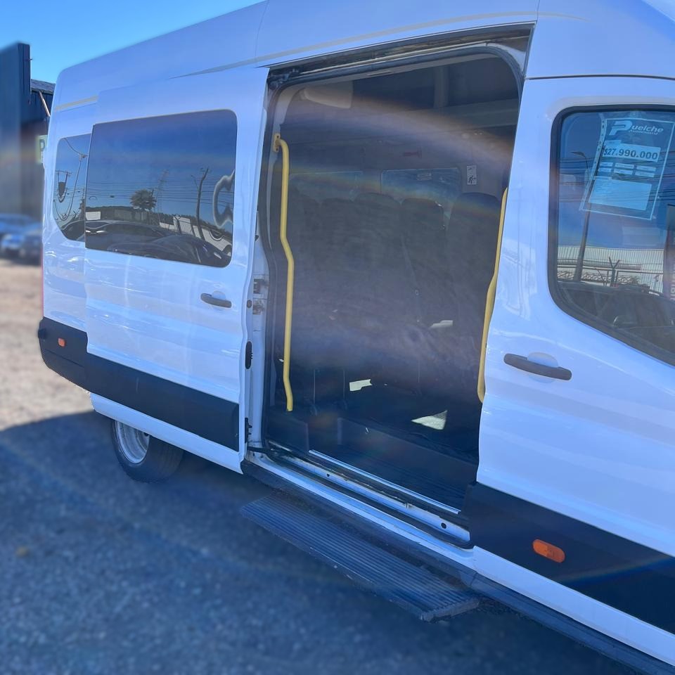 FORD TRANSIT 2.2 MINIBUS DIESEL 17+1 MT 2018