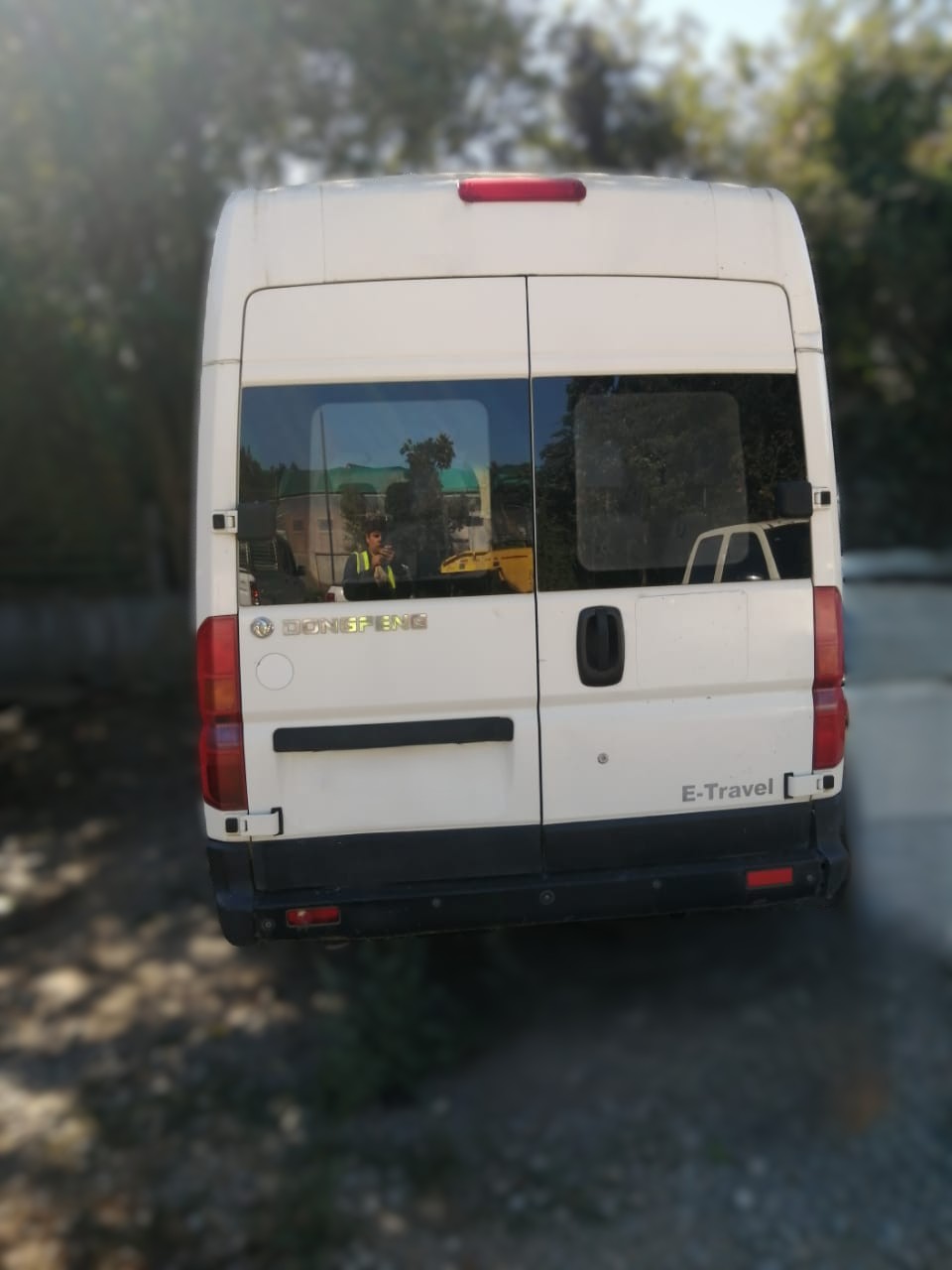 DONGFENG MINIBUS 19 PASAJEROS  E TRAVEL 2013
