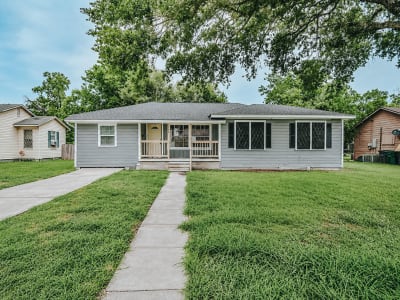 606 E Mesquite Victoria TX 77901 Featured Image