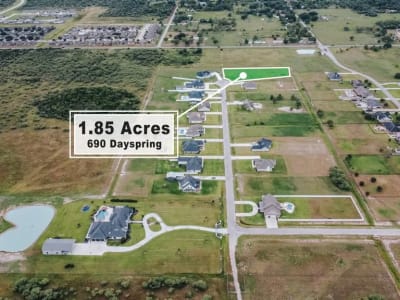 690 Dayspring Victoria TX 77904 Featured Image