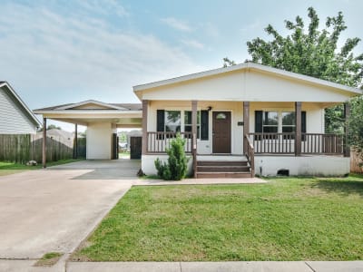 807 E Mesquite Victoria, Tx
