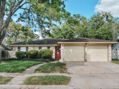 106 Hickory Knoll Victoria, TX