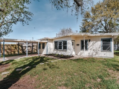 1310 E Rosebud Victoria TX 77901 Featured Image