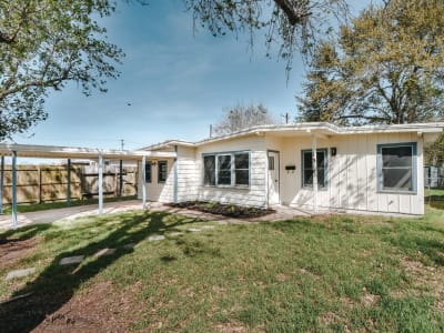 1310 E Rosebud Victoria TX 77901 Featured Image