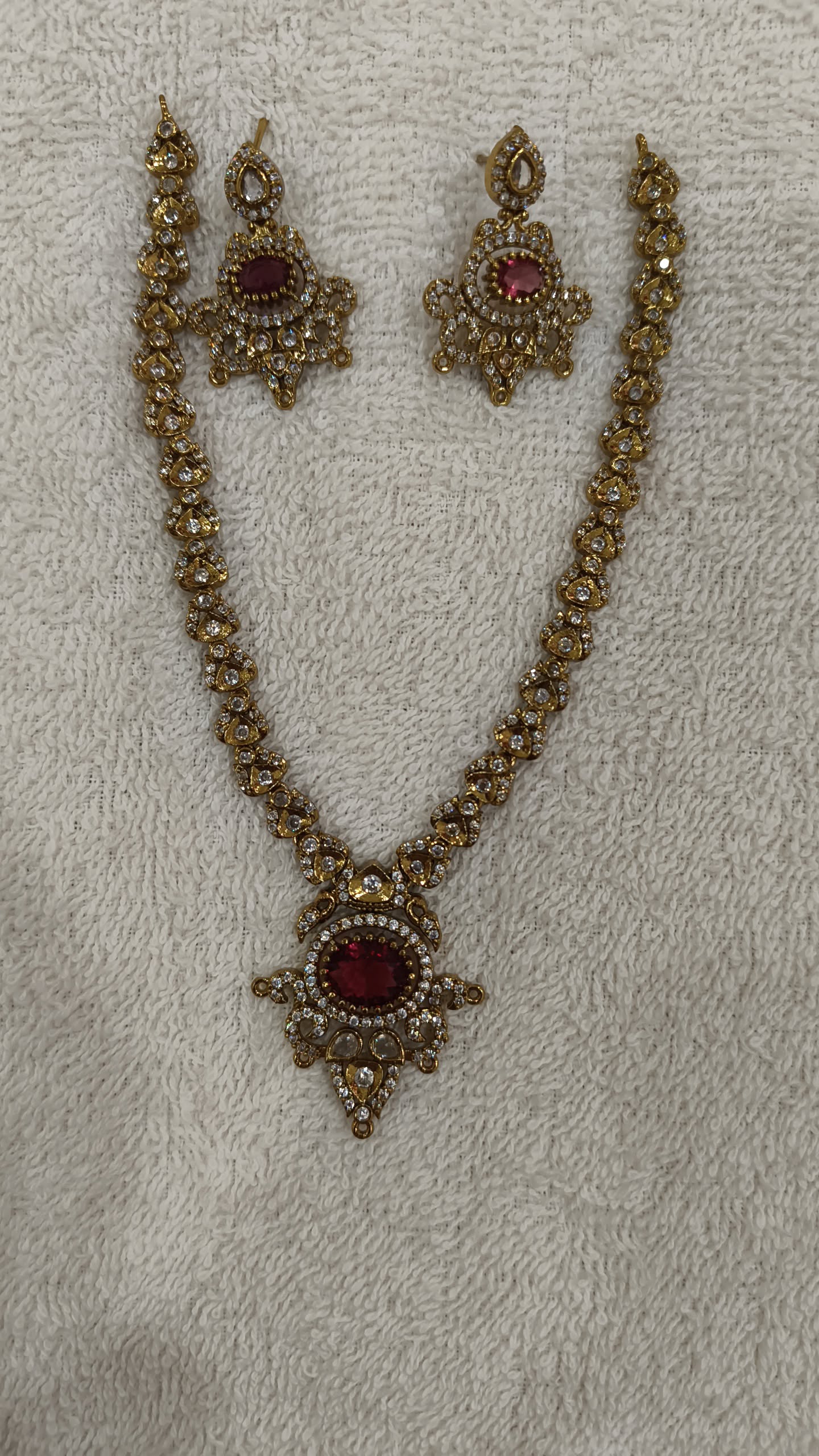 VIctorian Short Necklace
