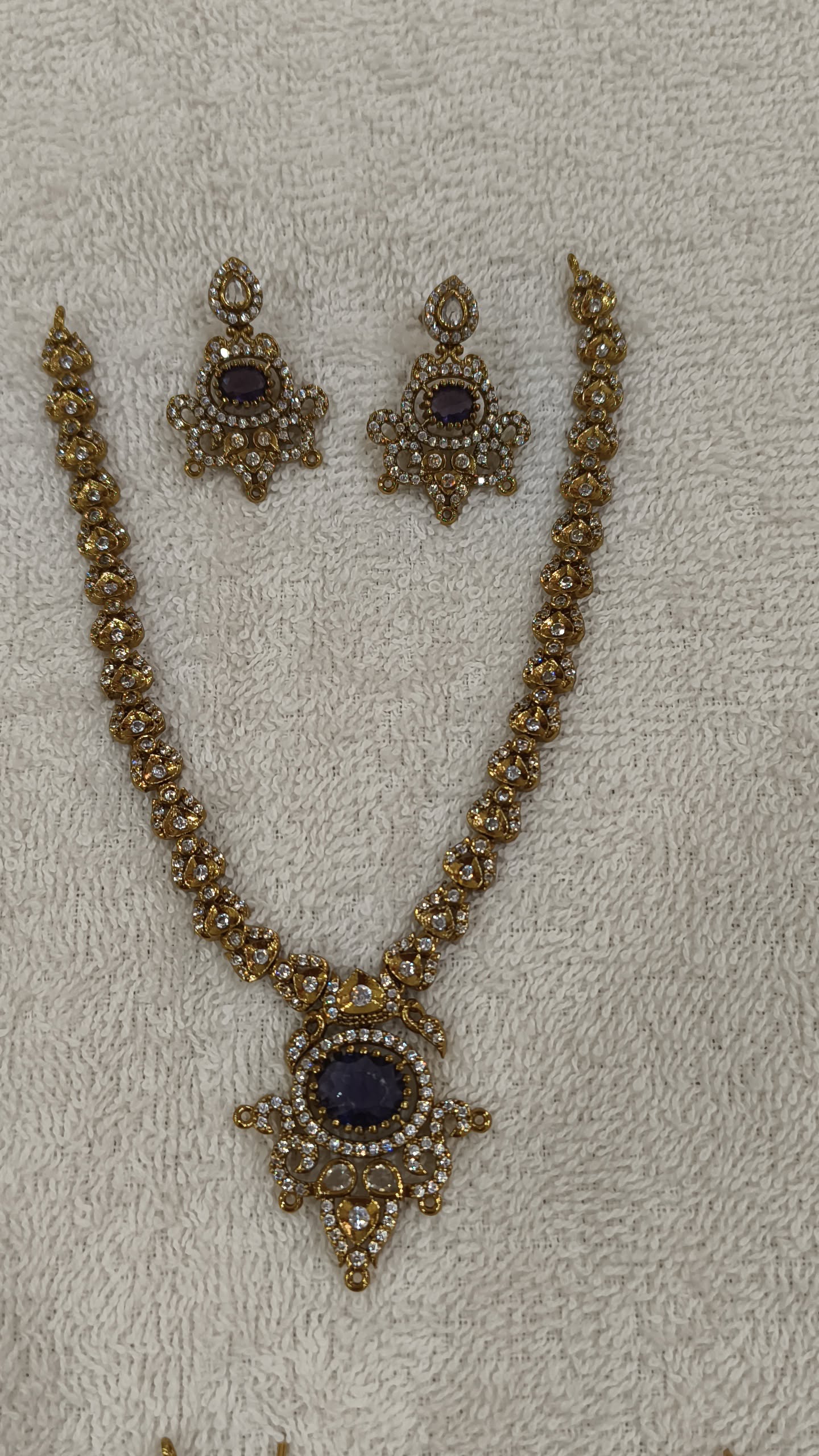 VIctorian Short Necklace image