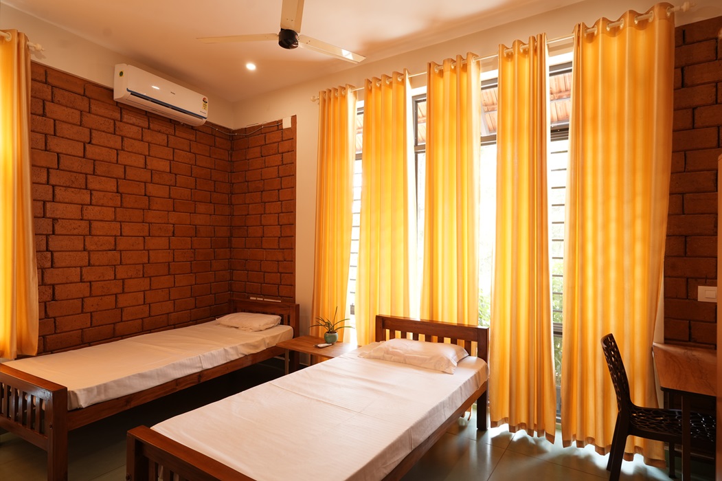2 person Private Non-Ac deluxe room double room