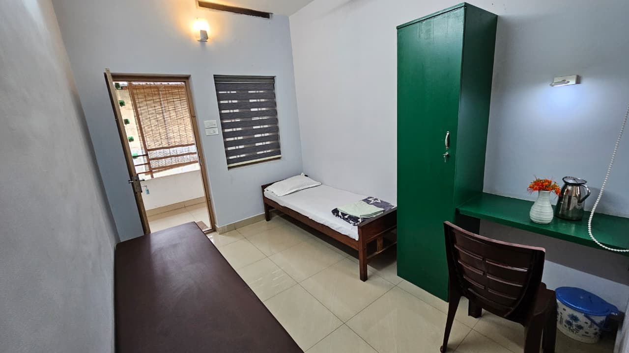 1 person Private single - Non-Ac budget room