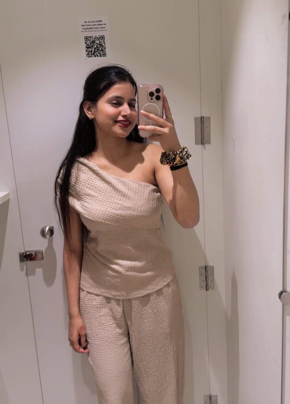 Sanya kapoor vip in koramangala banglore thumbnail 2