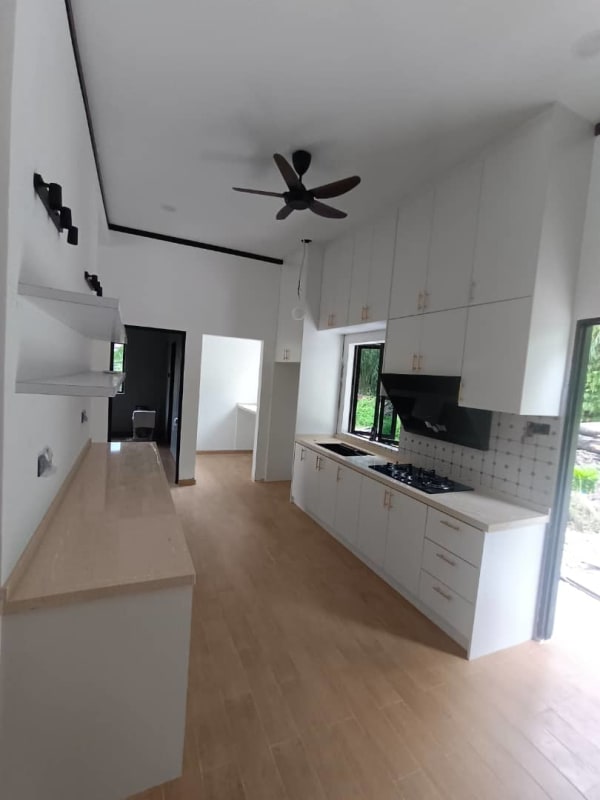 Kitchen Cabinet White