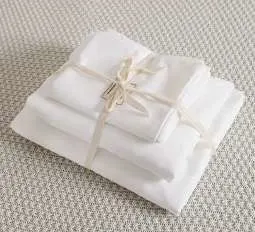 Folded marine bedding covers and pillowcases
