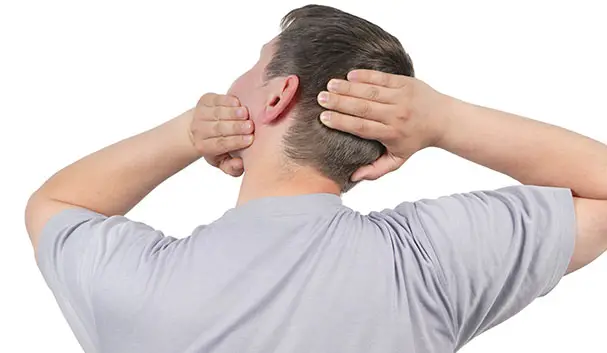 Bẻ xương khớp kêu 'rắc rắc' cho khỏi mỏi có tốt cho cơ thể?