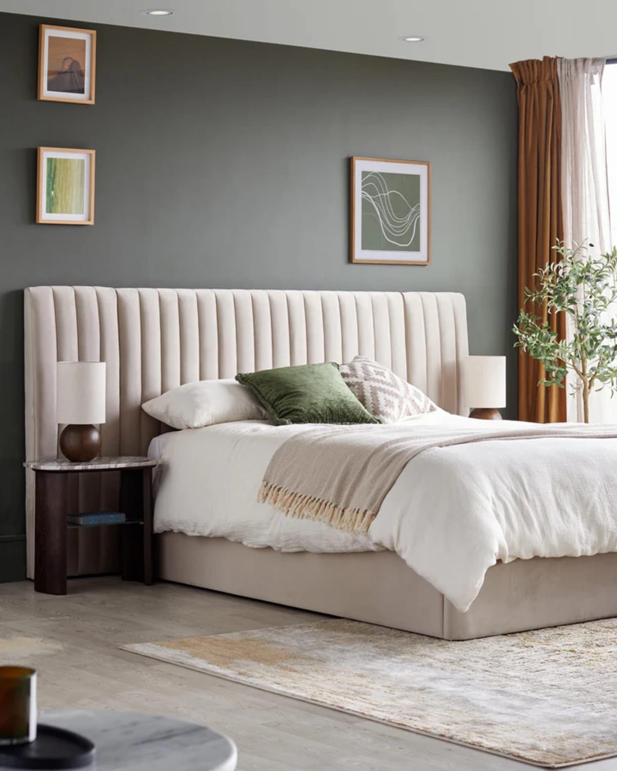 Aura Bed