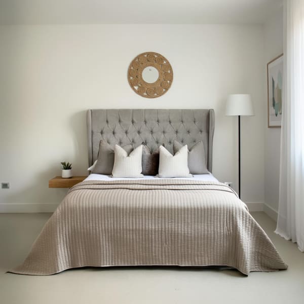 Shanghai Chesterfield Bed
