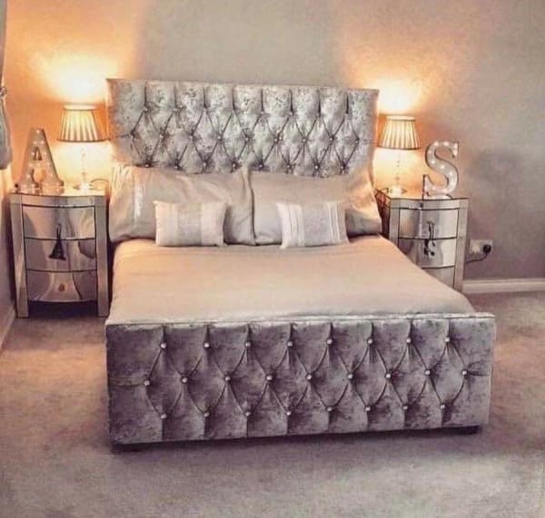 Lincoln Chesterfield Bed