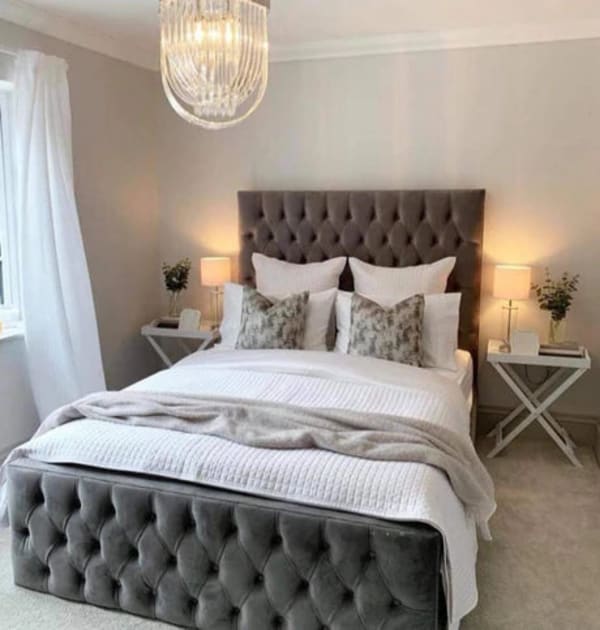 Lincoln Chesterfield Bed