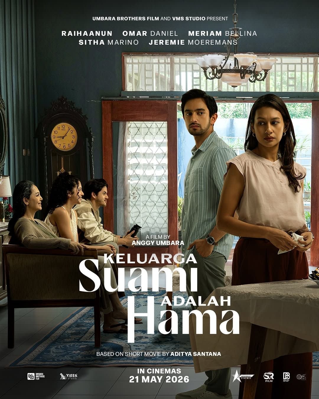 Inilah poster pertama dari film Keluarga Suami adalah Hama karya Anggy Umbara yang diadaptasi 