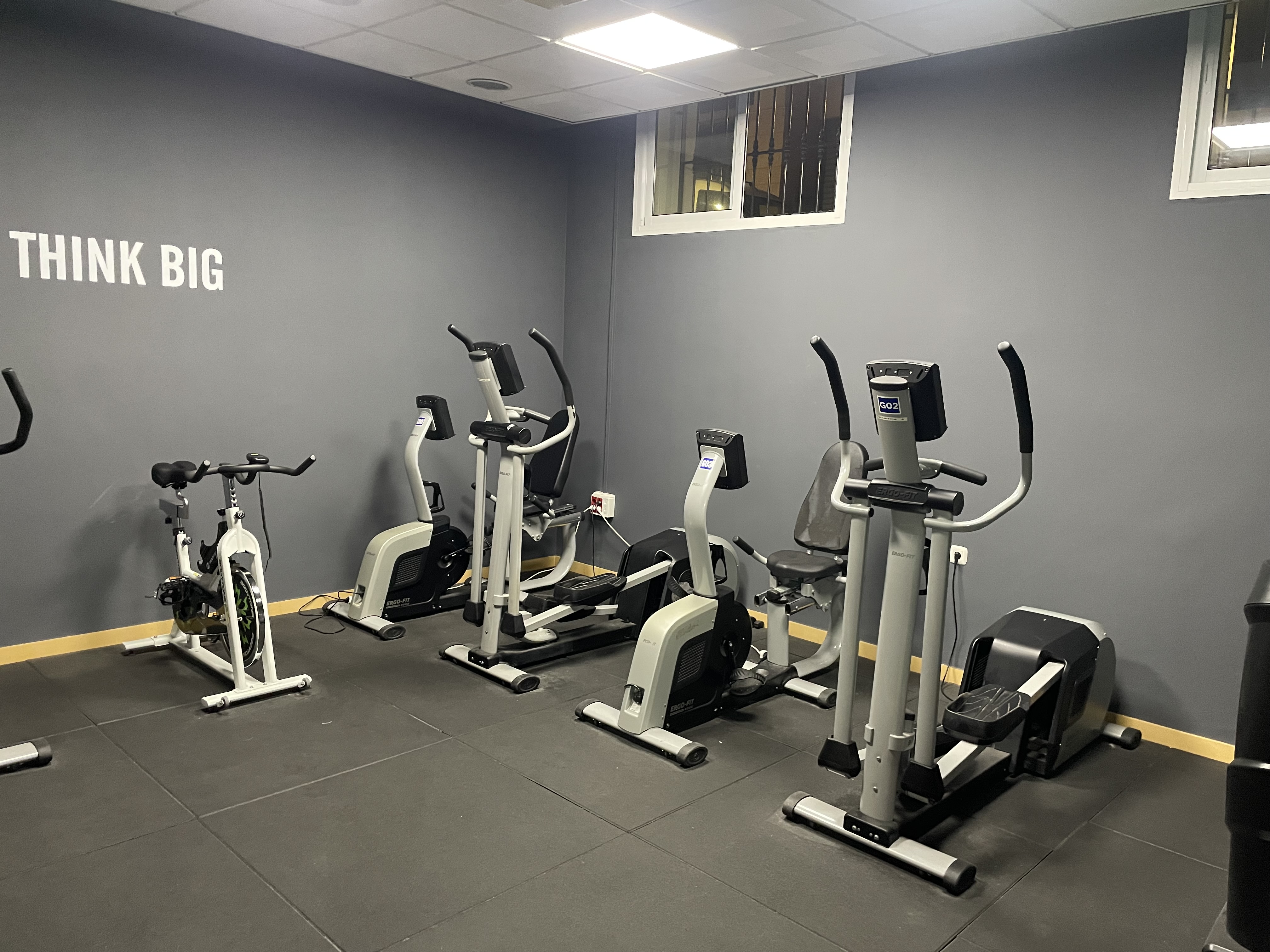 Zona de cardio con equipamiento de última generación en Fitness Center Berja