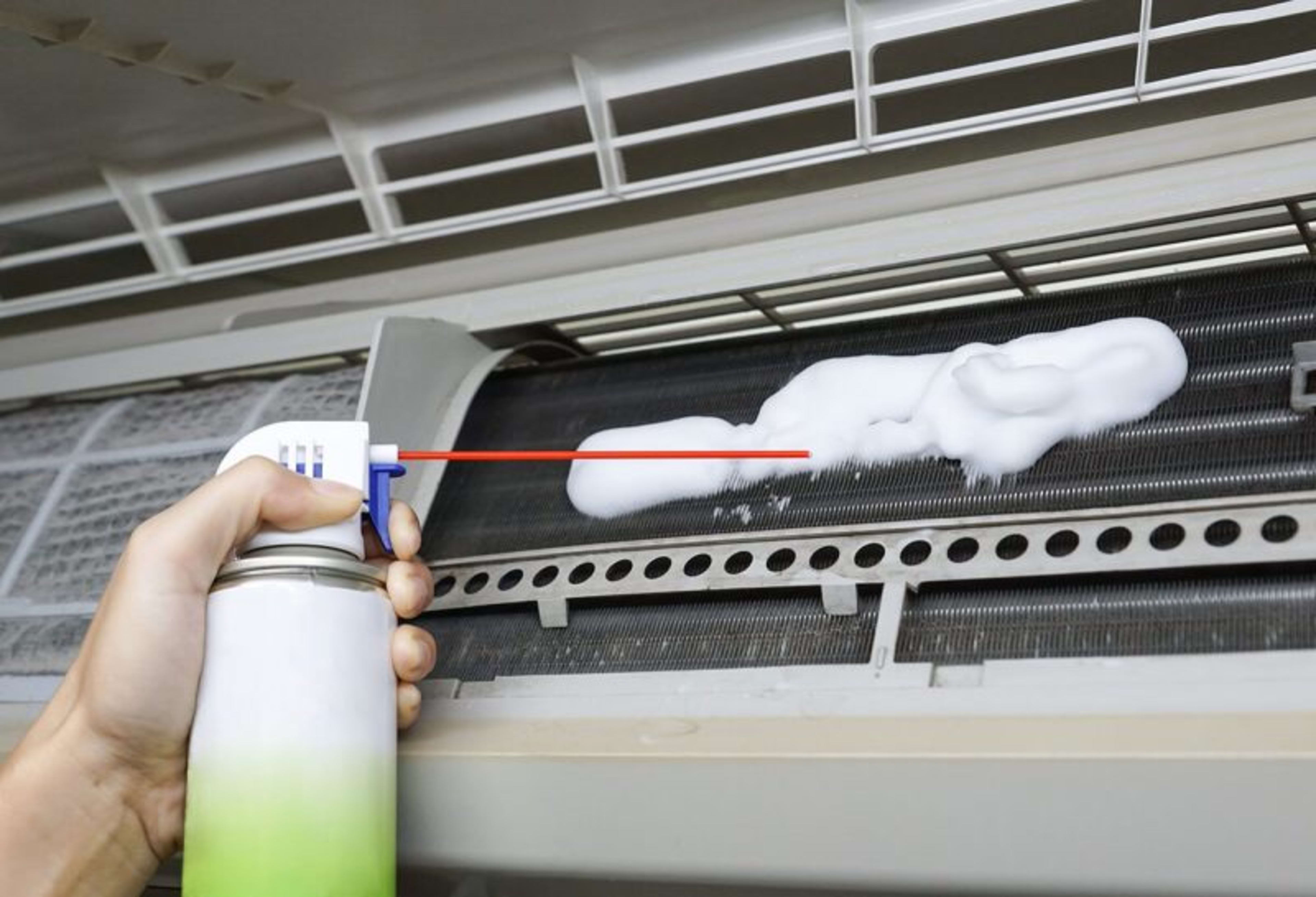Professional vs DIY Aircon Servicing in Singapore: What You Should Know