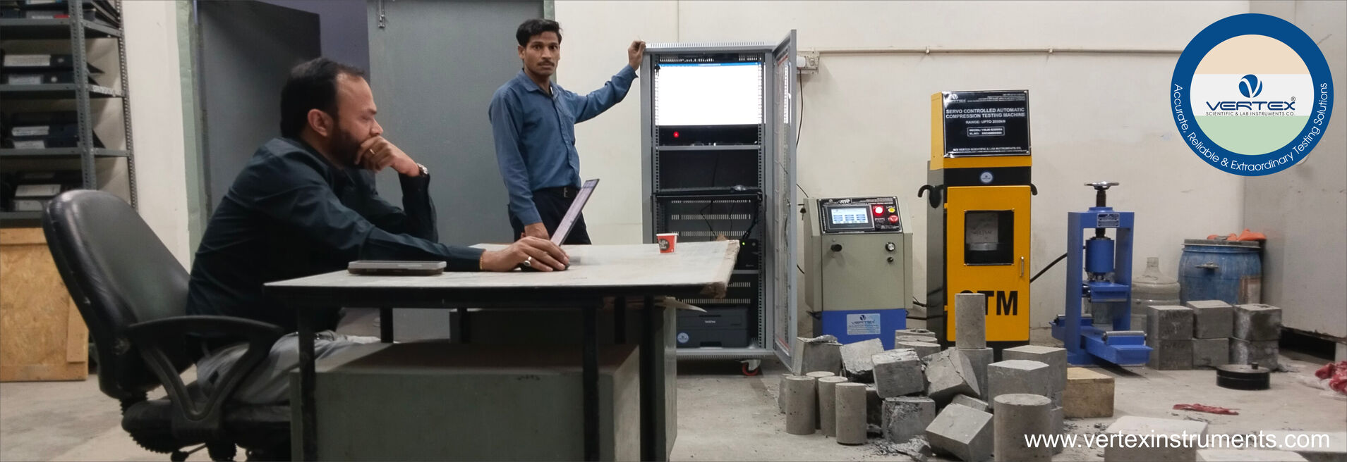 Semi Automatic Touch Panel Compression Testing Machine 2000kN-India