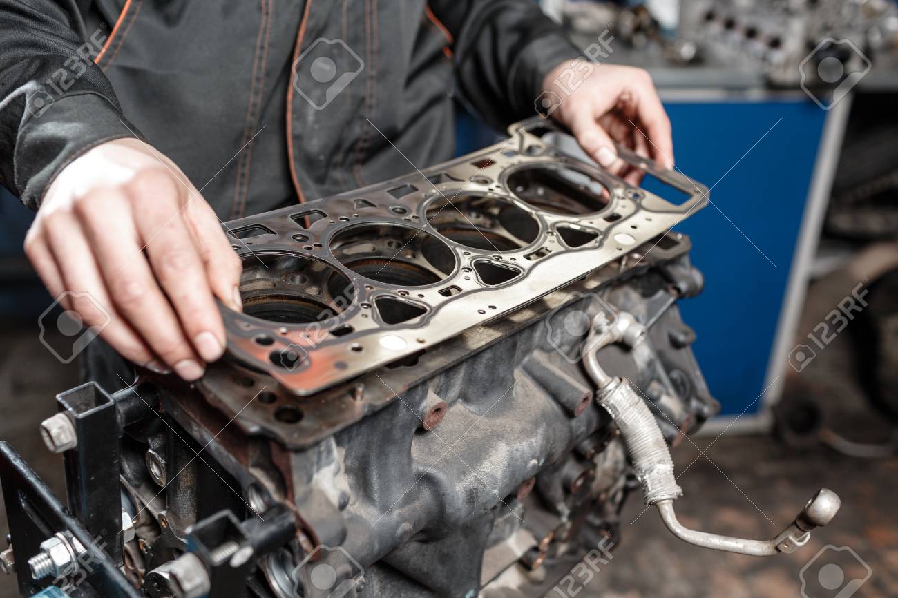 Qué significa que el motor consuma aceite