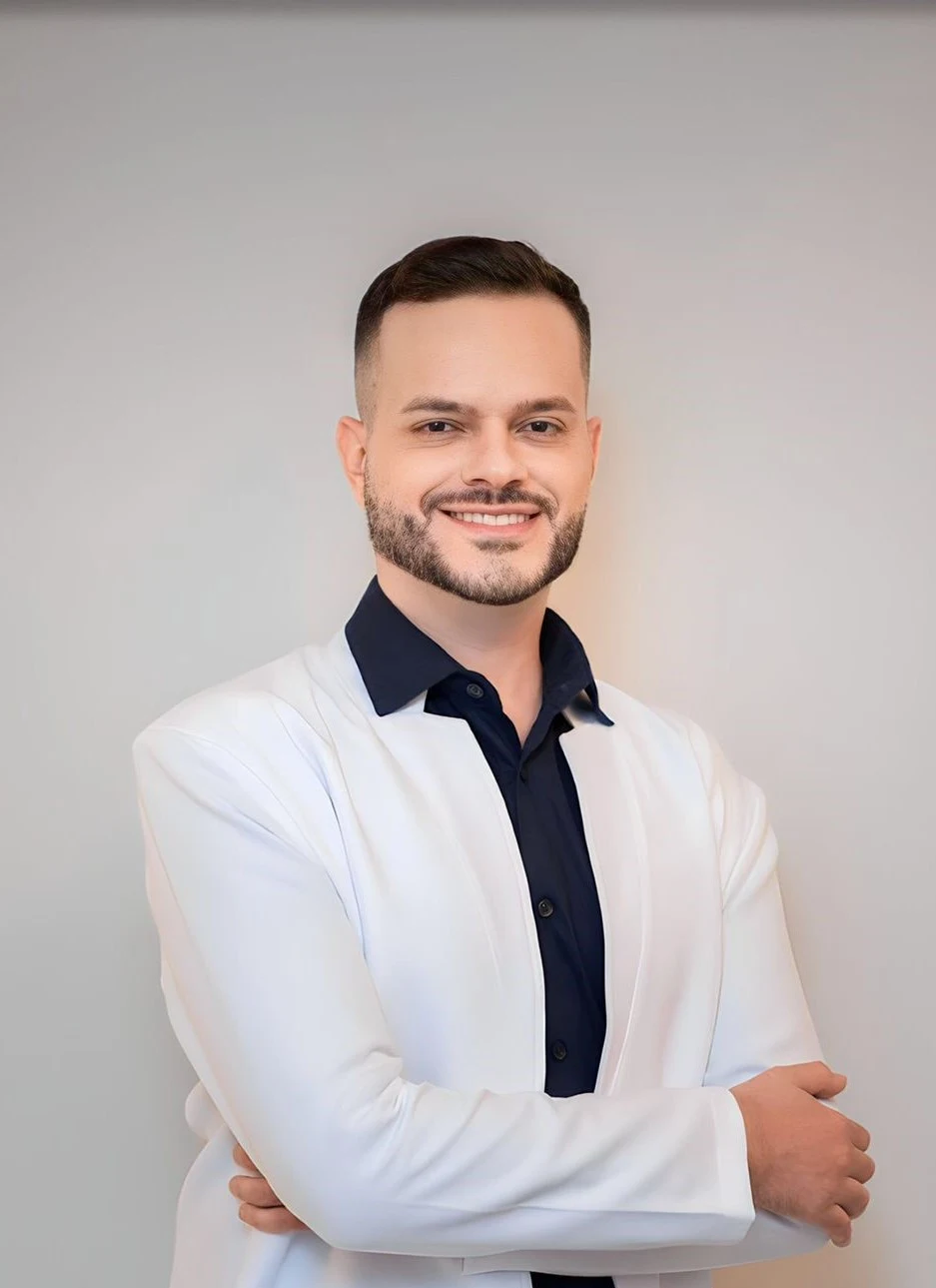 Dr. Lucas Emmels Malaquias Clínica Life Laser