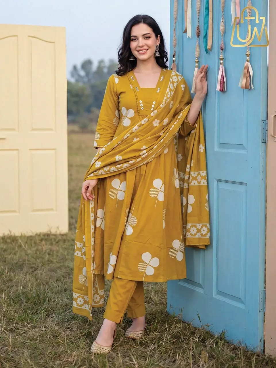 Indo Era Pure Cotton Kurta Set: शुद्ध कॉटन और बारीक धागे की कढ़ाई, गर्मी के मौसम में पाएं रॉयल और कूल लुक