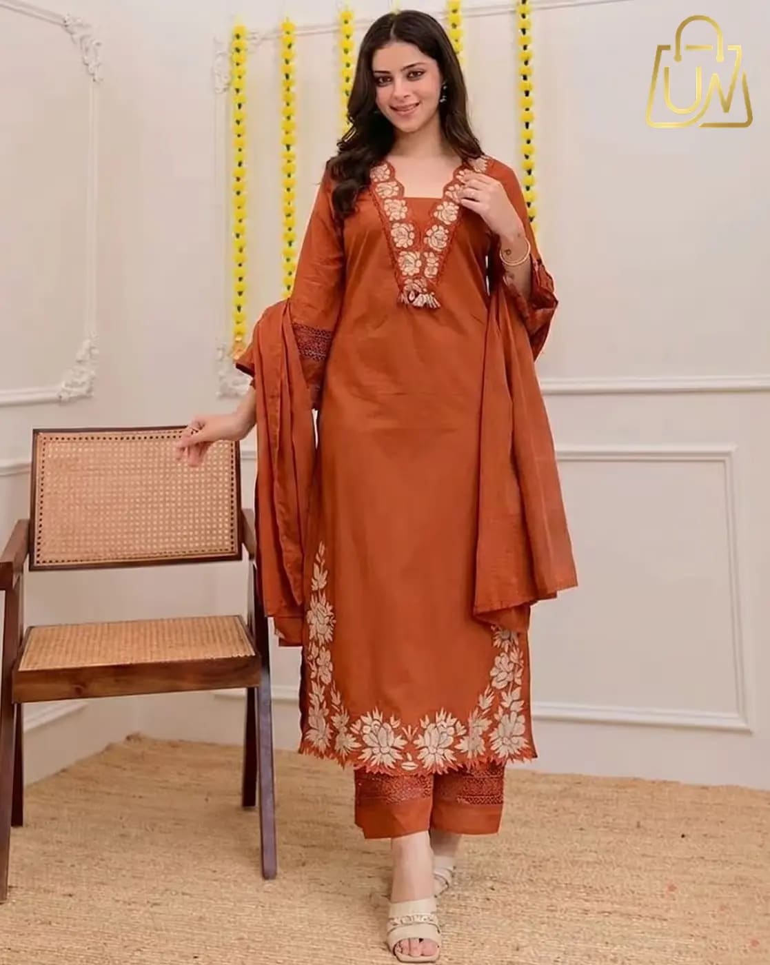 Kiana House of Fashion Kurta Set: रॉयल पर्पल रंग और शानदार एम्ब्रॉयडरी, इस त्यौहार सीजन में दिखें सबसे अलग