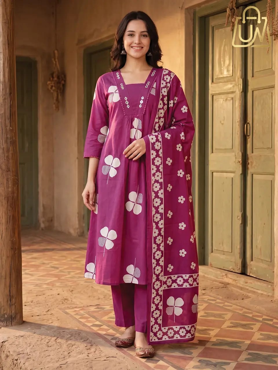 Indo Era Pure Cotton Kurta Set: शुद्ध कॉटन और बारीक धागे की कढ़ाई, गर्मी के मौसम में पाएं रॉयल और कूल लुक