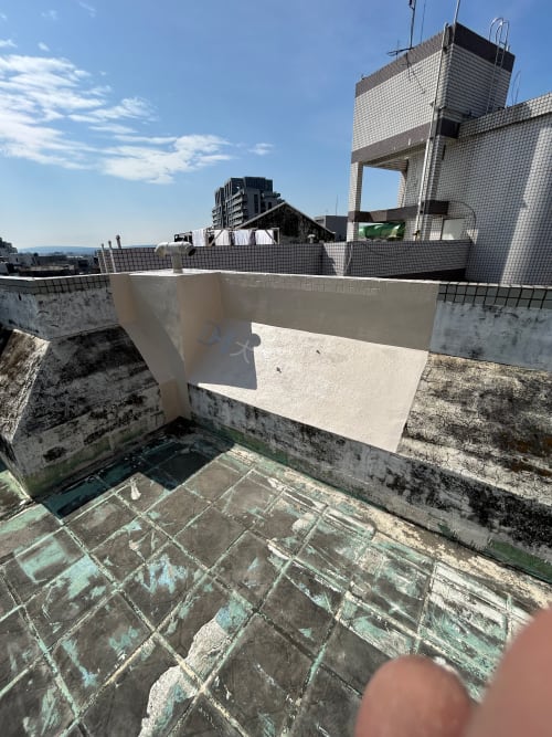 台中外牆防水高空繩索與冷氣窗口封板平整批土油漆