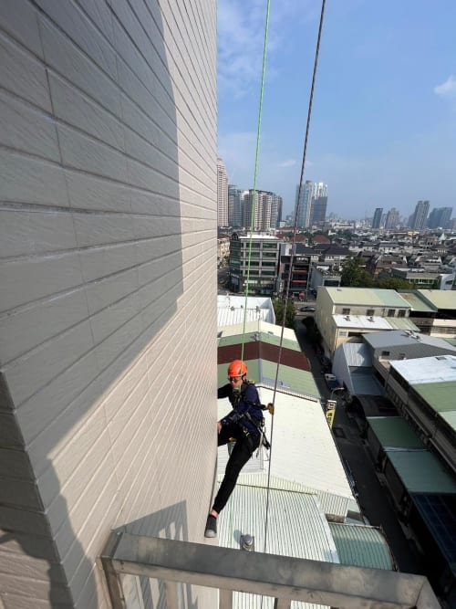 台中市西區_高空繩索外牆陽台防水工程