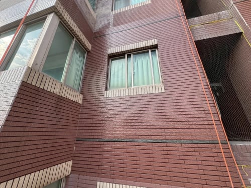 彰化_高空繩索作業；窗框外牆填縫防水工程