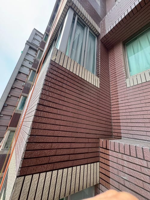 彰化_高空繩索作業；窗框外牆填縫防水工程