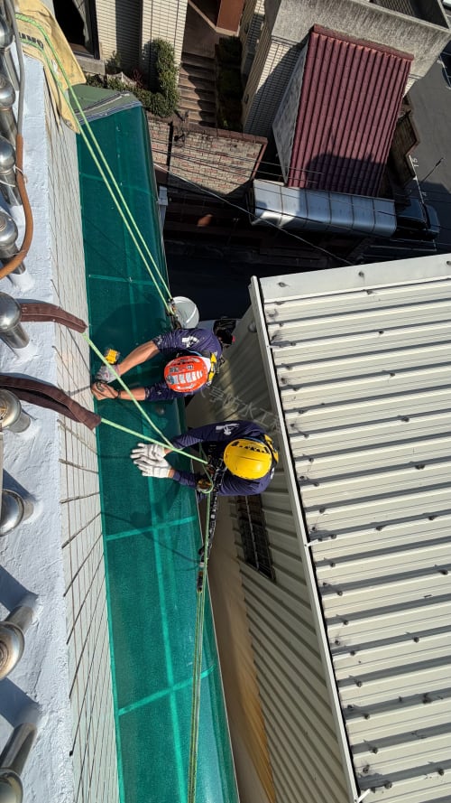 台中大肚採光照PC板老化破損更新