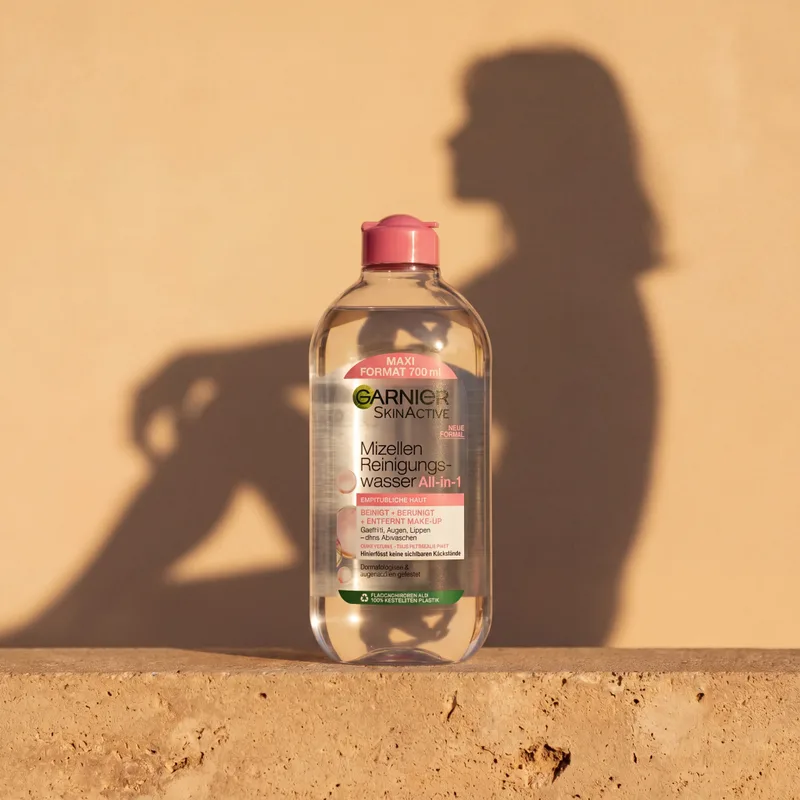 Face avant — regard direct