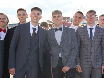 23 июня для 113 одиннадцатиклассников школ округа прошел выпускной вечер.