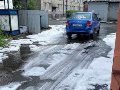 Сибирское лето: кузбассовцы делятся фотографиями ледяных сугробов в августе