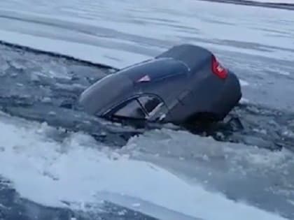 На реке Цне в Тамбовской области легковушка провалилась под лёд