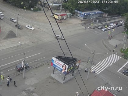 На Комсомольской площадке в Новокузнецке после ремонта открыли движение для легкового транспорта и сделали пробный прогон трамвая