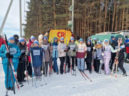 Команда юргинских социалистов приняла участие в массовой лыжной гонке «Лыжня России - 2025»