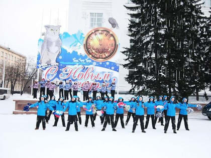 6 января в сквере Искусств (ул. Рукавишникова, 15) с 17.00  будет проходить праздничная программа "Рождественские вечёрки"