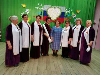 В праздник Весны и труда