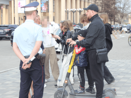 21 ребенка, который нарушил правила передвижения на электросамокате, выявили инспекторы ГИБДД Новокузнецка