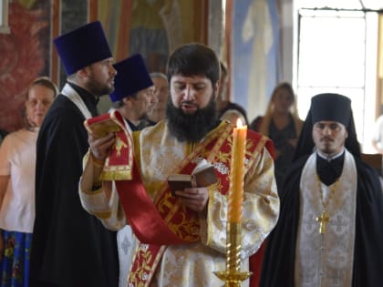 Епископ Новокузнецкий и Таштагольский Владимир возглавил всенощное бдение в канун престольного праздника в главном храме южной столицы Кузбасса 