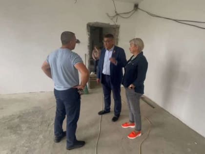 Единороссы проверили ход ремонта в Прокопьевском строительном техникуме
